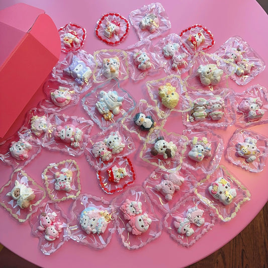 Mystery bags! 2 Squishy included